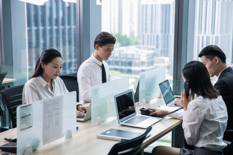 员工派驻外地关联公司工作,社保可以仍在原工作地交吗？