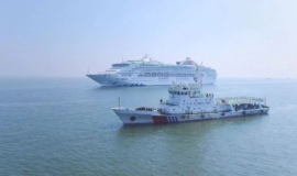 天津海事部门全力保障“梦想”号邮轮安全靠泊天津国际邮轮母港