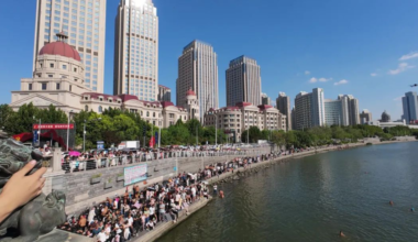 “天津8A级景区”天津跳水大爷火爆出圏