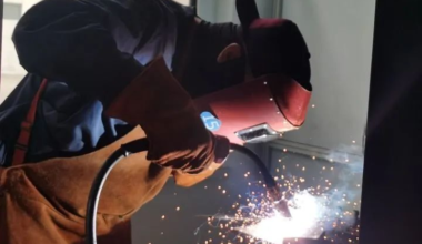 临时工工资属于工资薪金还是劳务报酬？